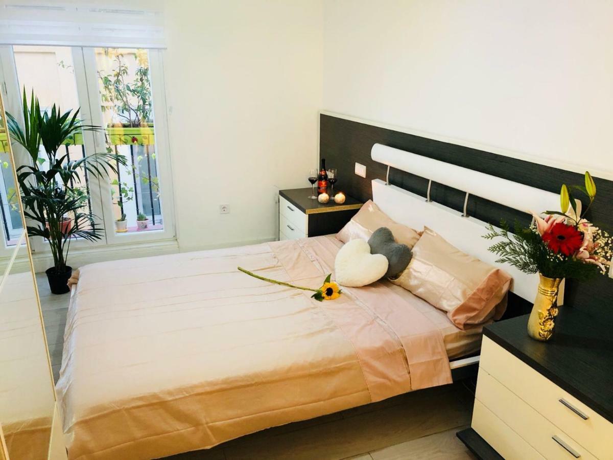 Apartment In Sol — Photos 3